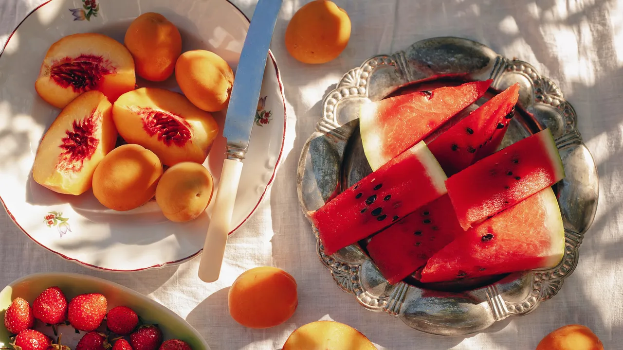 Scopri quali frutti freschi aiutano a tenere sotto controllo la glicemia a pranzo Scopri quali frutti freschi aiutano a tenere sotto controllo la glicemia a pranzo