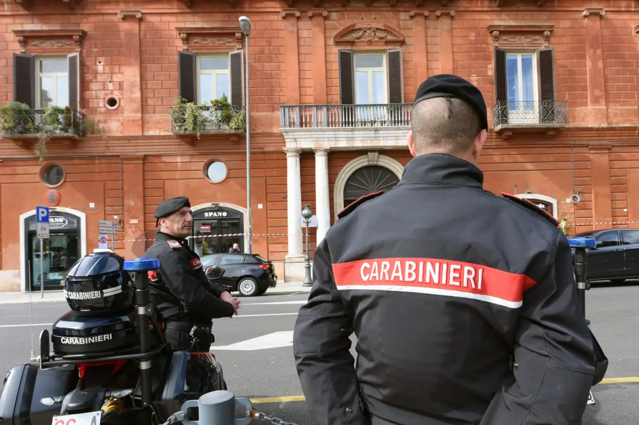 Arruolarsi nella polizia locale: stipendio iniziale e opportunità di carriera Arruolarsi nella polizia locale: stipendio iniziale e opportunità di carriera