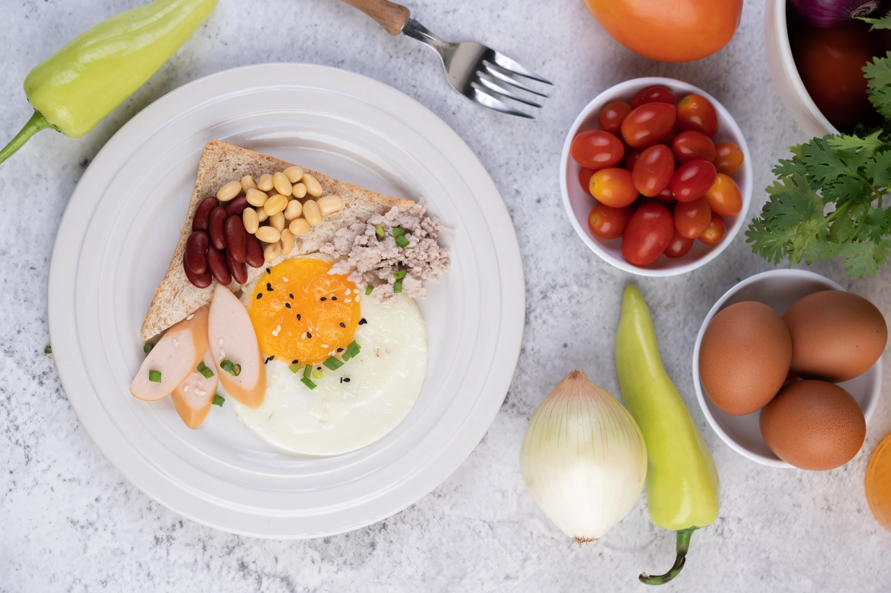 Colazione salata: quali alimenti aiutano ad abbassare la glicemia al risveglio Colazione salata: quali alimenti aiutano ad abbassare la glicemia al risveglio